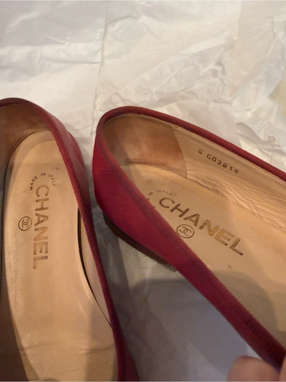 CHANEL Red Leather CC Bow Ballet Flats - Picture 6 of 7